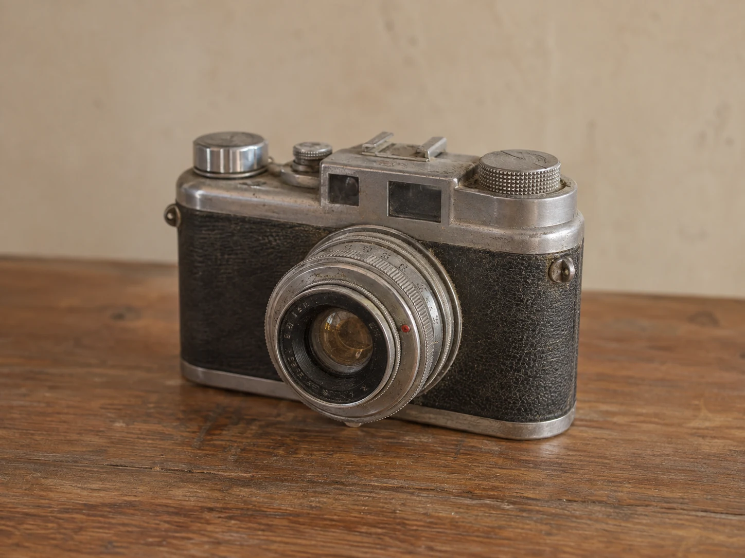 Appareil photo vintage observé avant sa mise en valeur